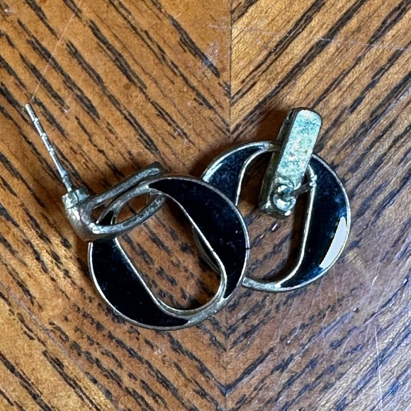 Gold Enamel Chain Necklace And Earrings Set - Picture 3 of 6